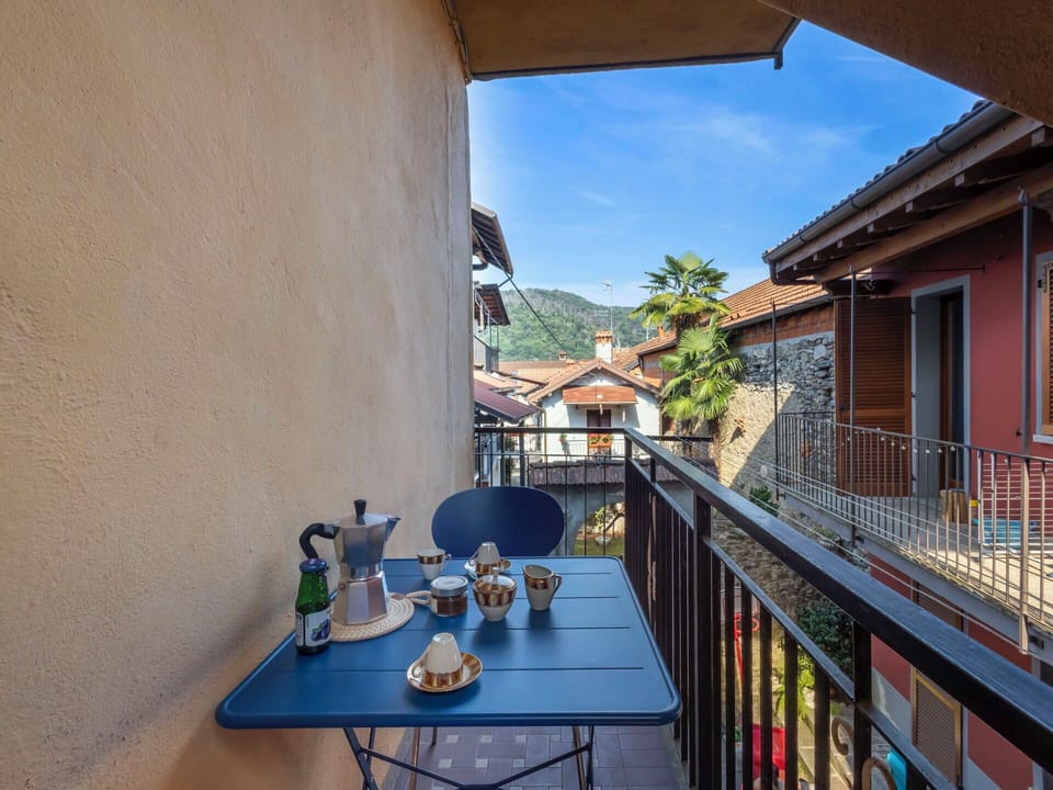 Facade, Town, Residential Area, Home, Urban Design, Balcony, Apartment, Porch, Houseplant, Flowerpot