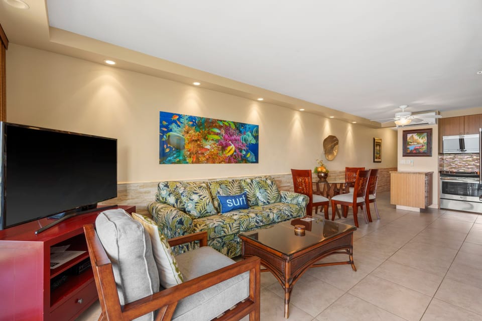 Condo, 2 Bedrooms | Living area