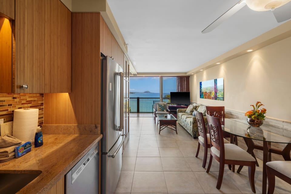 Condo, 2 Bedrooms | Interior