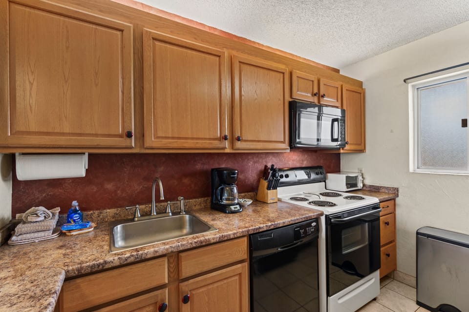 Condo, 2 Bedrooms | Private kitchen | Coffee/tea maker, fridge, oven, toaster