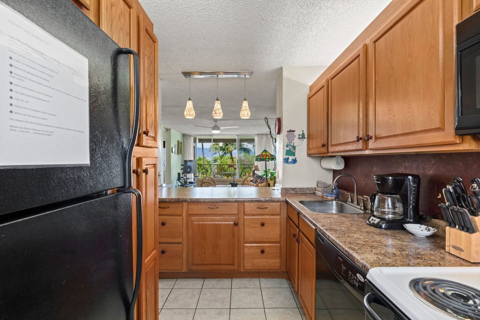 Condo, 2 Bedrooms | Private kitchen | Coffee/tea maker, fridge, oven, toaster