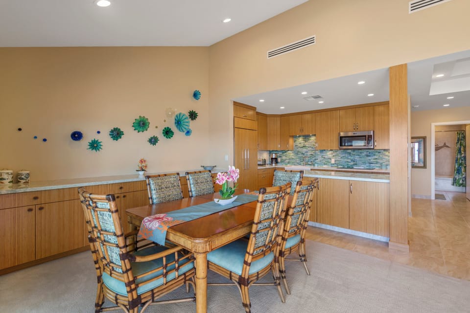 Condo, 3 Bedrooms | Dining