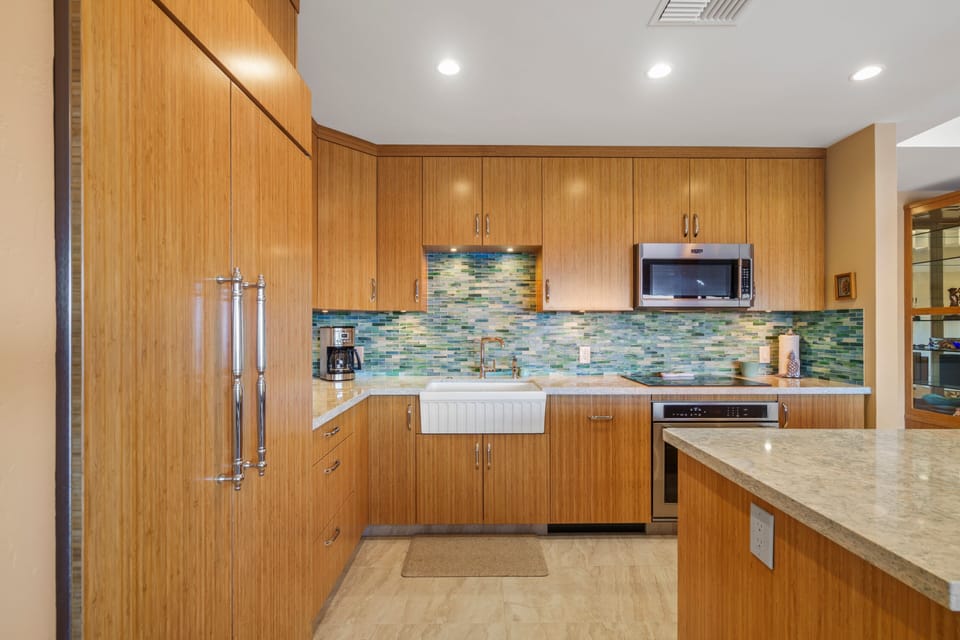 Condo, 3 Bedrooms | Private kitchen | Coffee/tea maker, fridge, oven, toaster