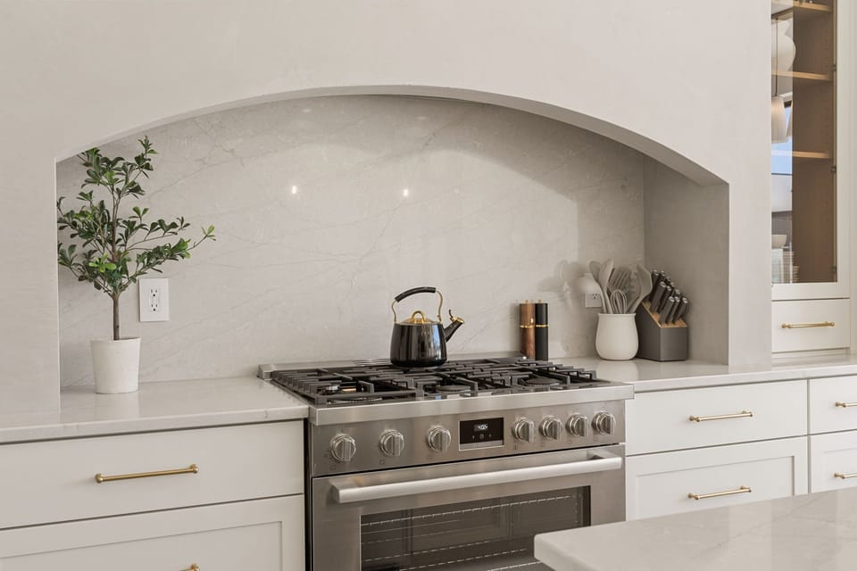 Townhome, 3 Bedrooms | Private kitchen | Fridge, oven, coffee/tea maker, toaster