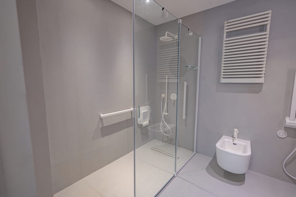 Superior Double Room, Pool View | Bathroom | Designer toiletries, hair dryer, bathrobes, bidet