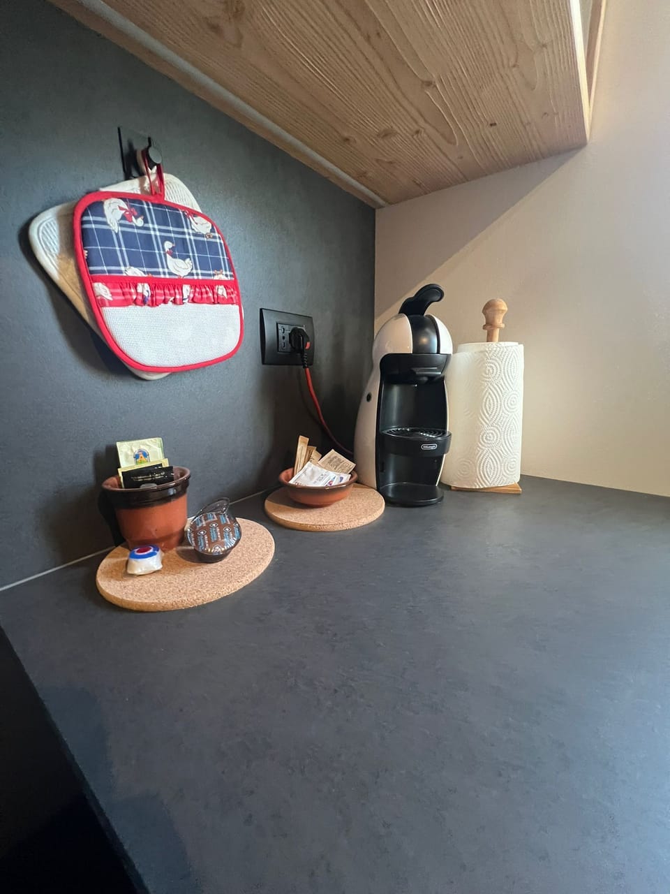 Basic Apartment, Mountain View | Private kitchen