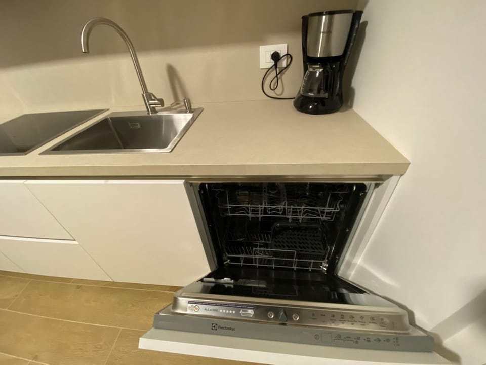 Apartment, 1 Bedroom, Balcony, City View | Private kitchen