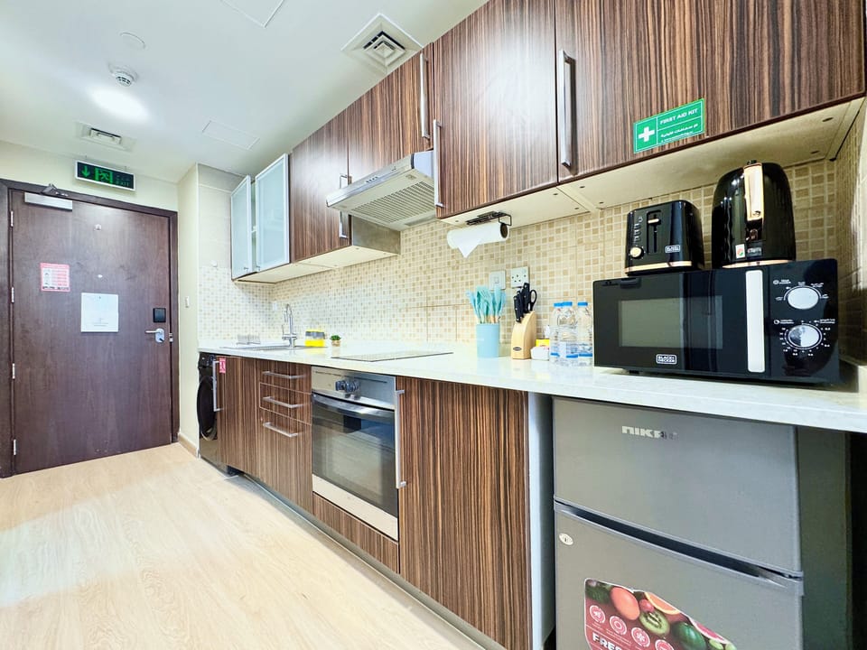 Luxury Apartment, Lake View | Private kitchen | Electric kettle