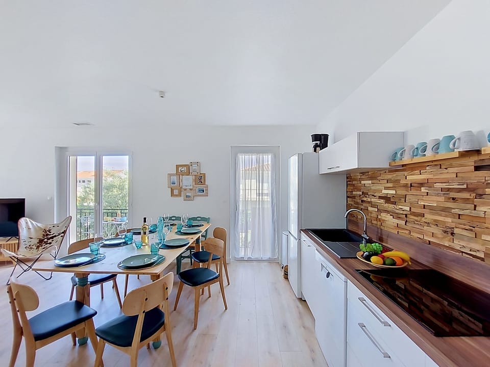 Kitchen / Dining Room
