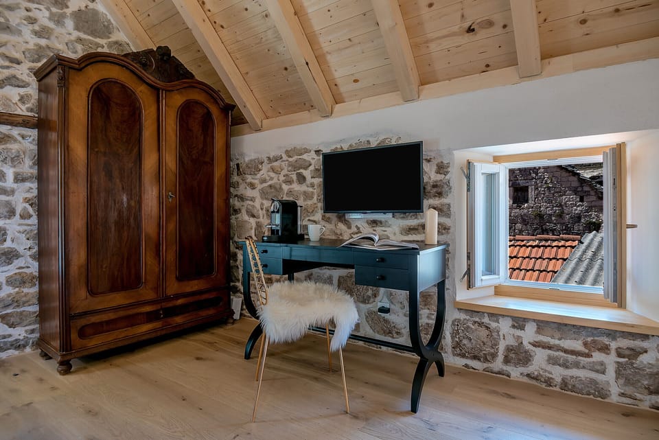 Working table