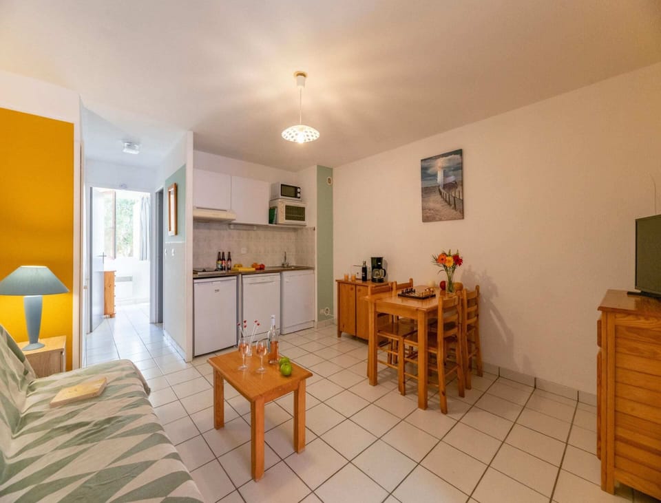 Apartment | Dining