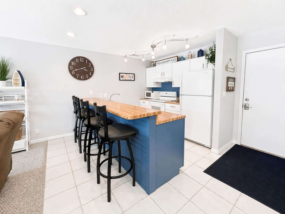 Cook, gather, and feel right at home