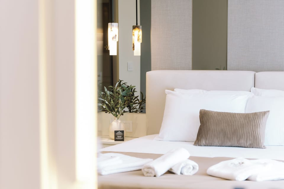 Deluxe Room, Balcony, Sea View | Desk, WiFi (free)