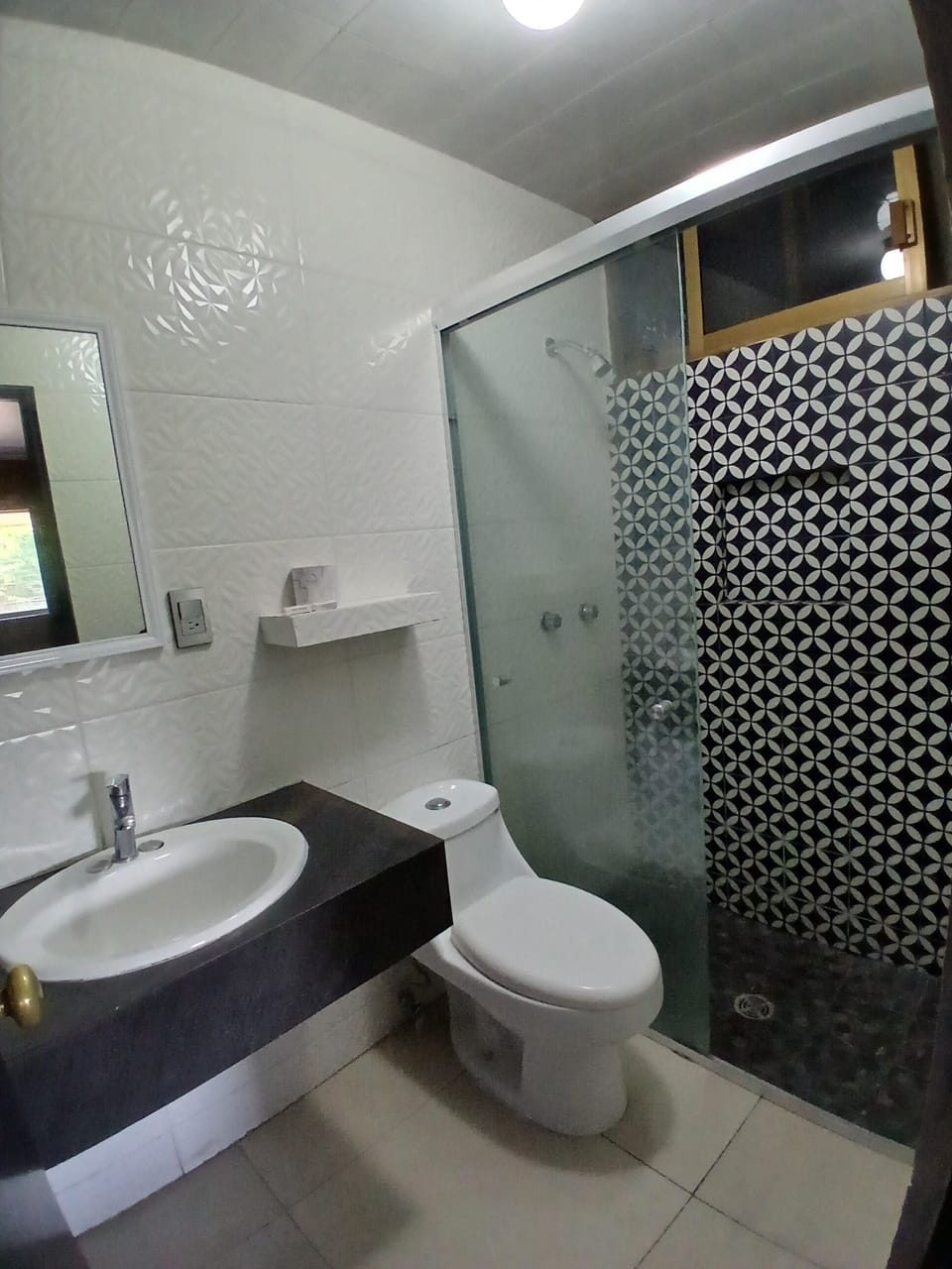 Family Room | Bathroom | Shower, free toiletries, towels, soap