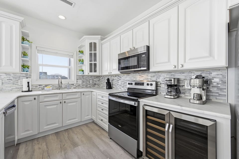 From morning coffee to sunset dinners, this fully stocked kitchen is ready for it all