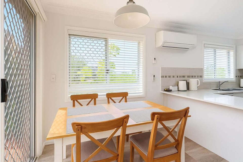 Dining space for 4 guests