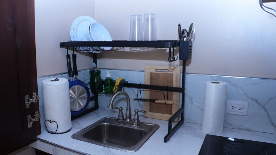 Classic Double Room | Private kitchen | Mini-fridge, microwave, stovetop, cookware/dishes/utensils