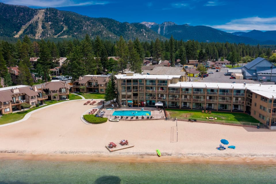 Soar above the shoreline and imagine your lakeside escape.