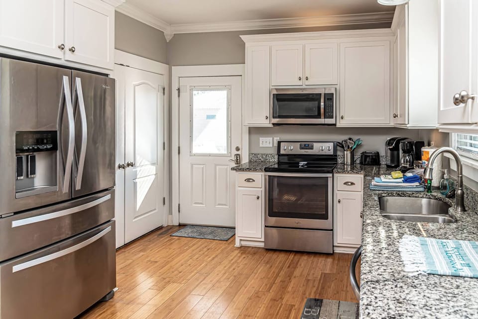 House, 3 Bedrooms, Smoking, Balcony | Private kitchen