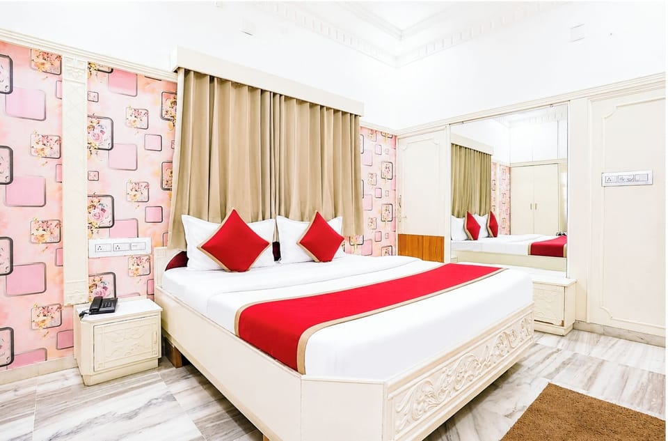 Hypo-allergenic bedding, desk, soundproofing, free WiFi