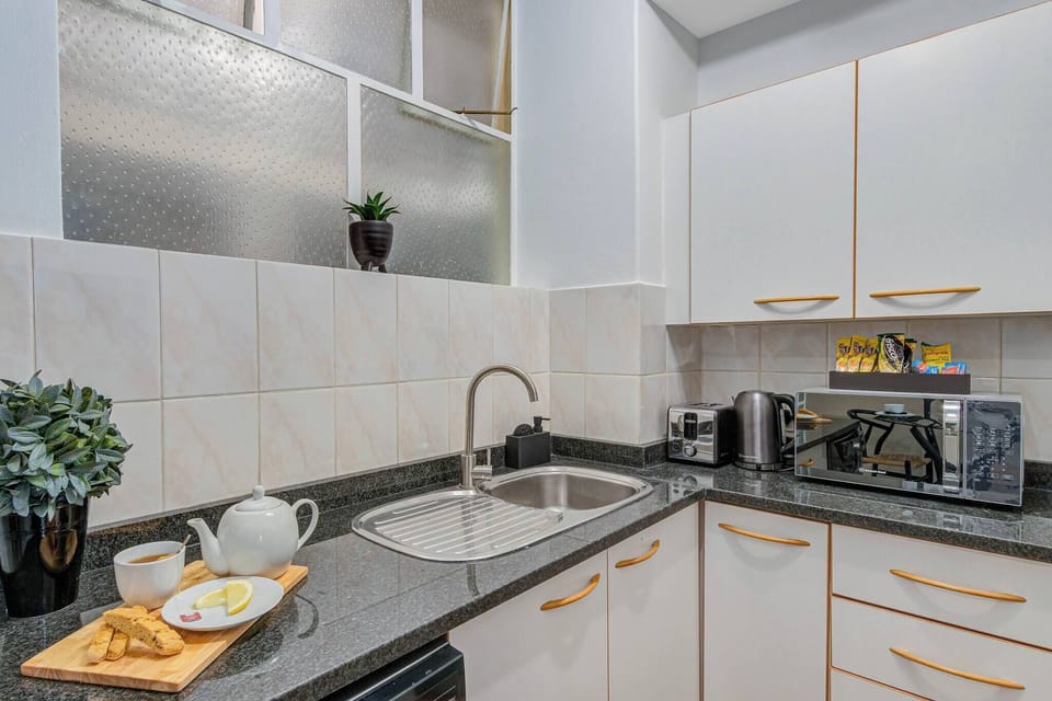Apartment, 1 Bedroom | Private kitchen