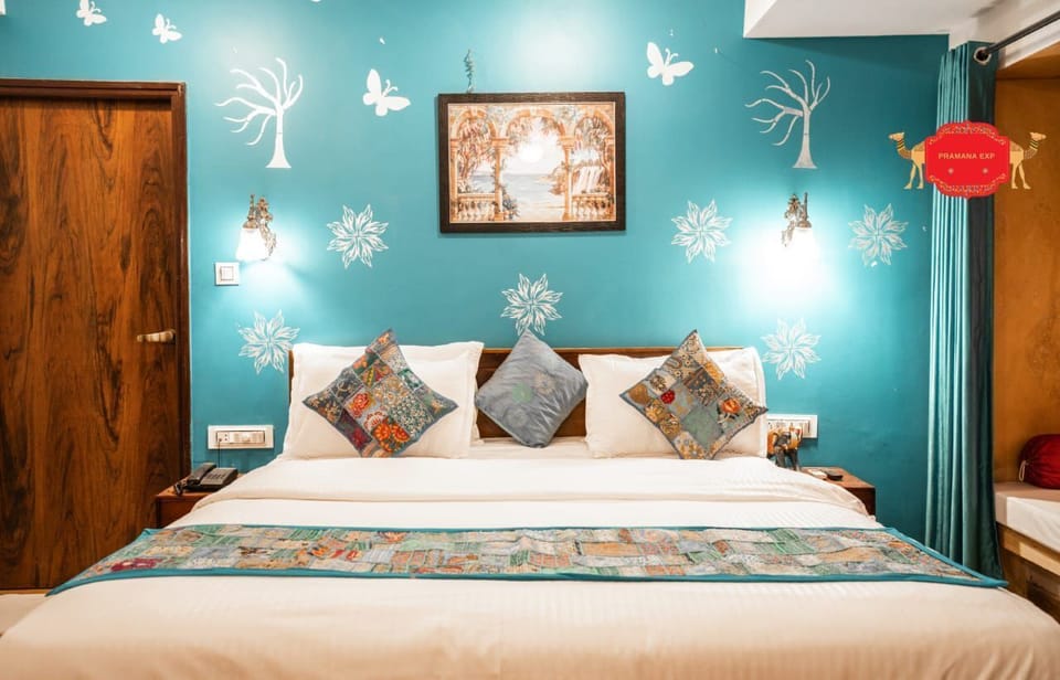 Classic Double Room, City View | Desk, laptop workspace, free WiFi