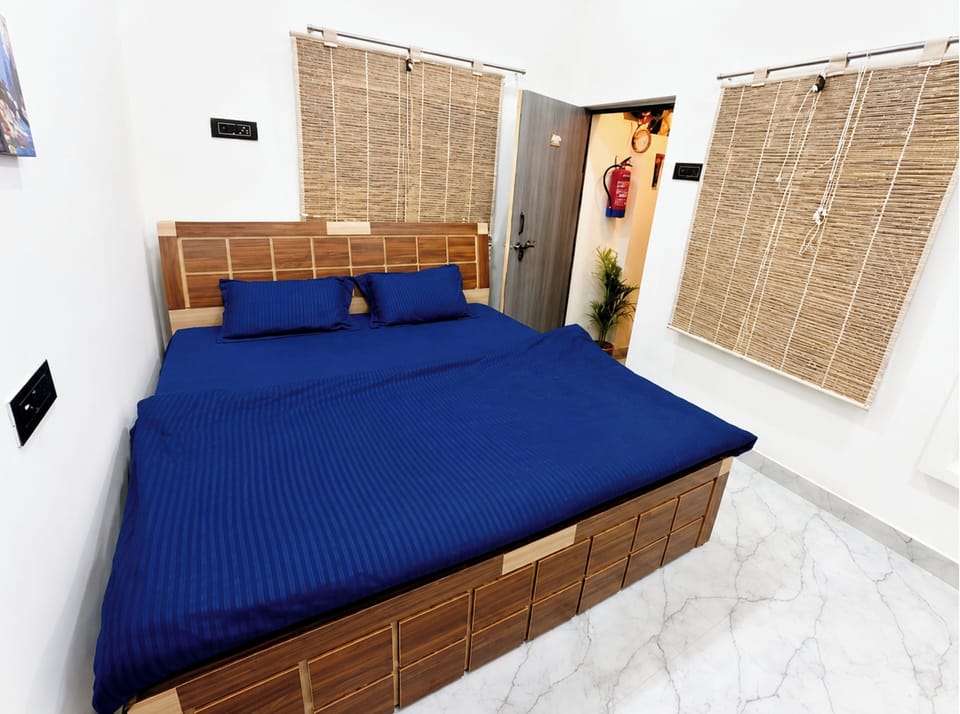 Deluxe Double Room | Hypo-allergenic bedding, desk, soundproofing