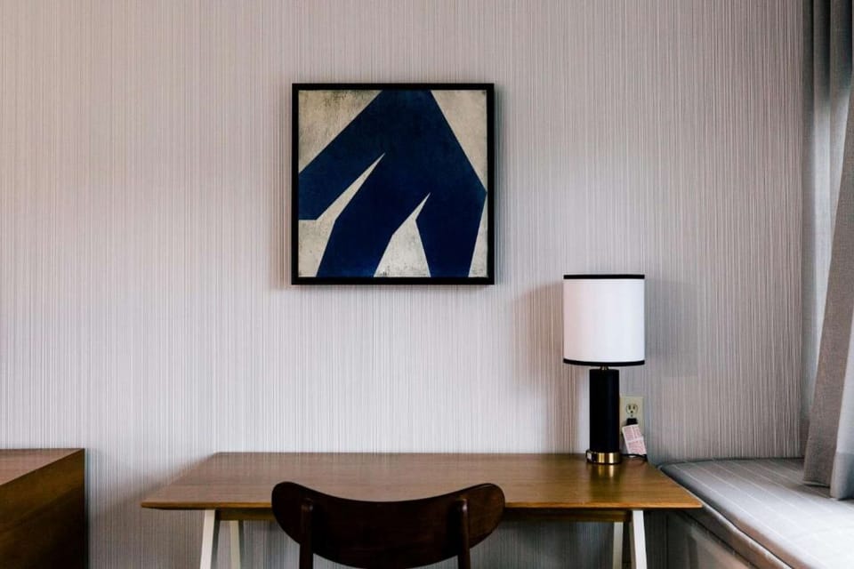 In-room working desk and lamp.