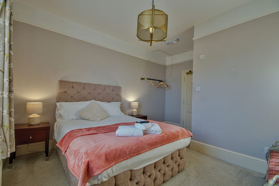Premium Double Room | Desk, iron/ironing board, free WiFi