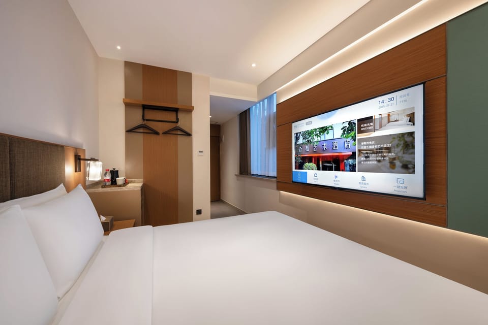 Premium bedding, down comforters, Select Comfort beds