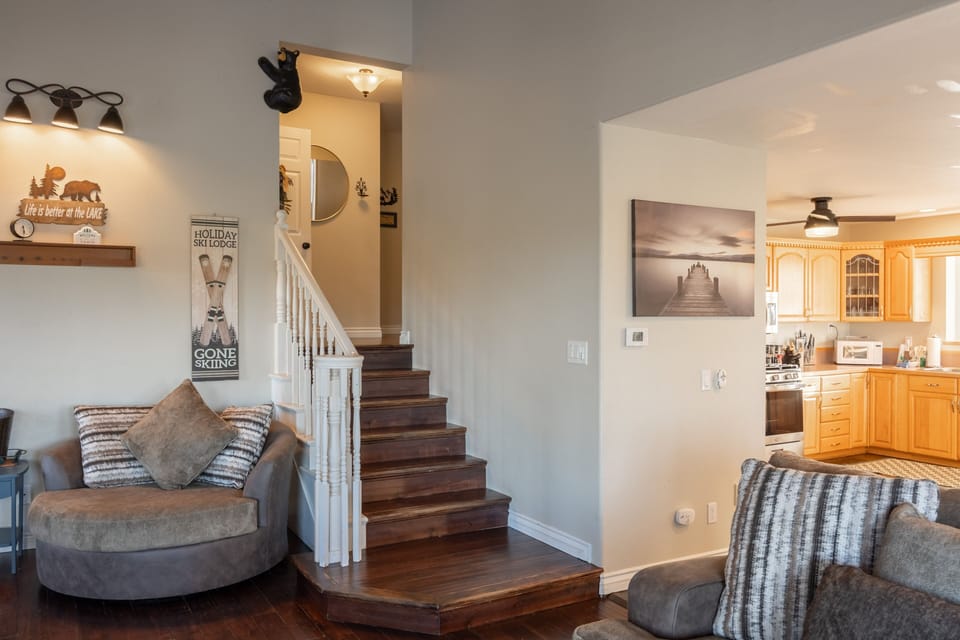 House, 3 Bedrooms | Living area | Smart TV