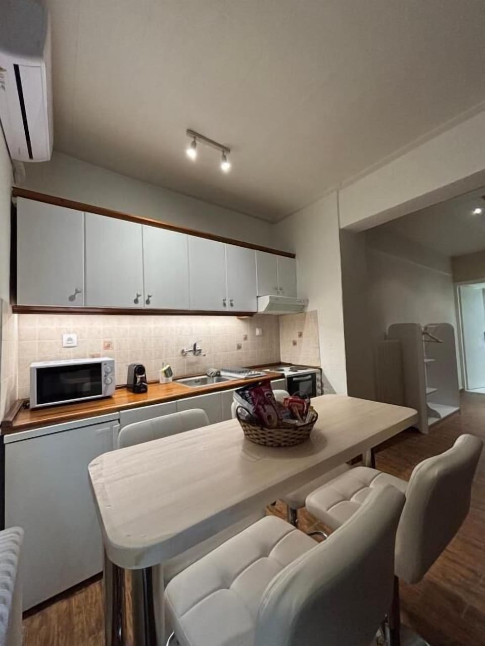 Deluxe Studio, Patio | Private kitchen