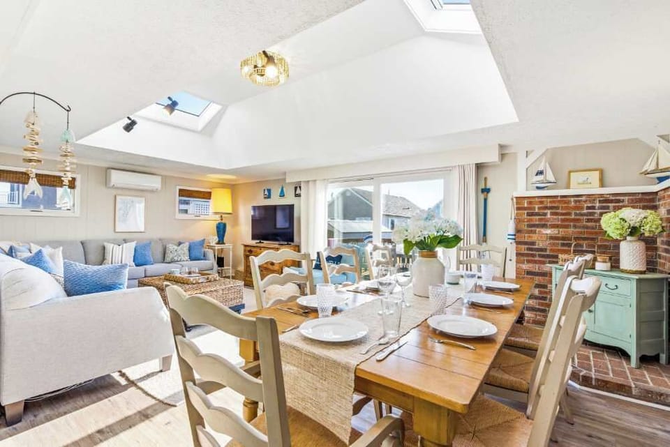 Make mealtime memories together at the dining table, with space for 9​