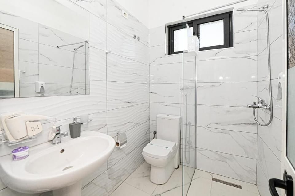 Slippers, bidet