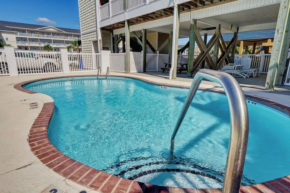 Cool off in one of Tiffany’s Motel’s on-site pools—perfect for relaxing after a beach day or enjoying a sunny Surf City afternoon