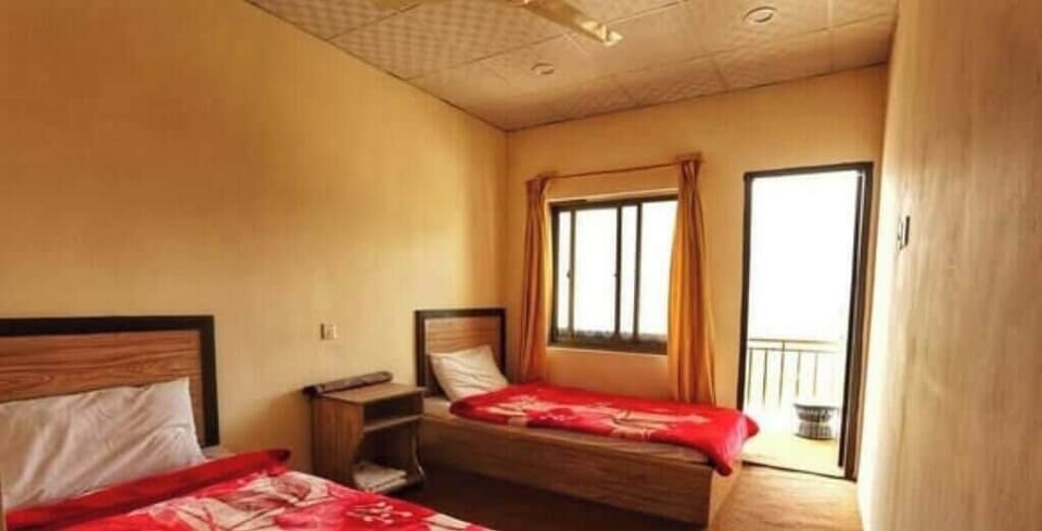 Deluxe Double Room, Mountain View | Soundproofing, iron/ironing board (on request), WiFi (free)