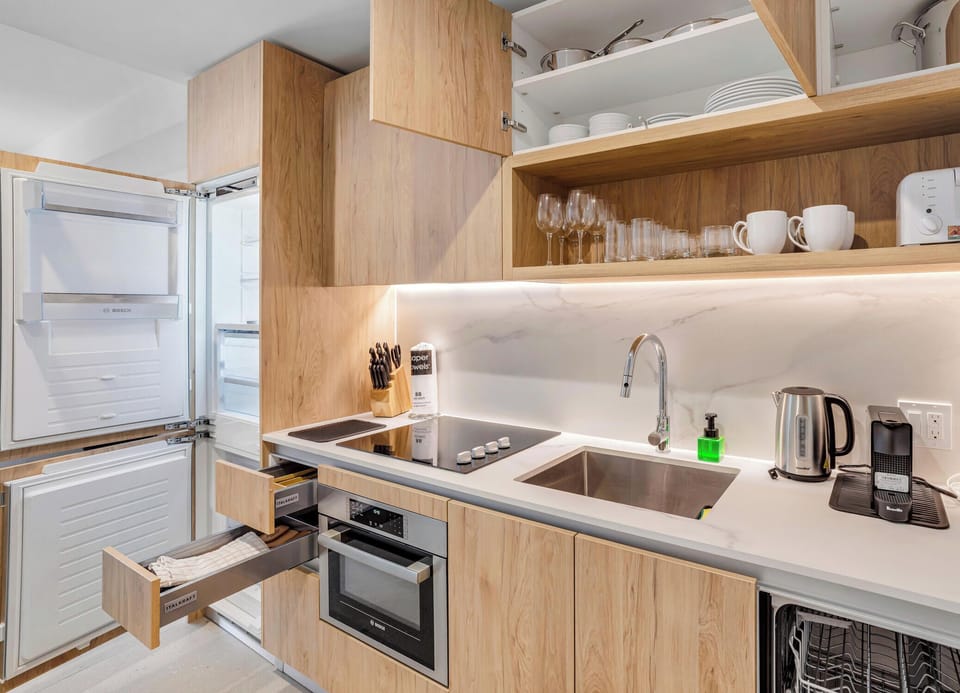 Condo, Balcony, City View | Private kitchen | Fridge, microwave, stovetop, dishwasher