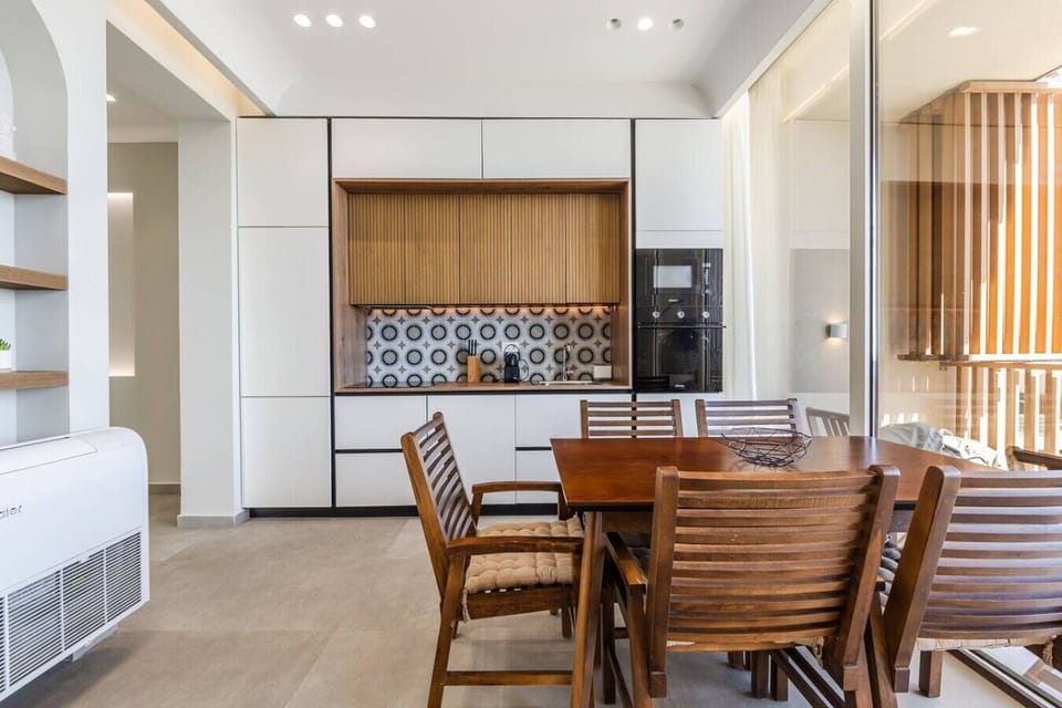 Fully-equipped kitchen
