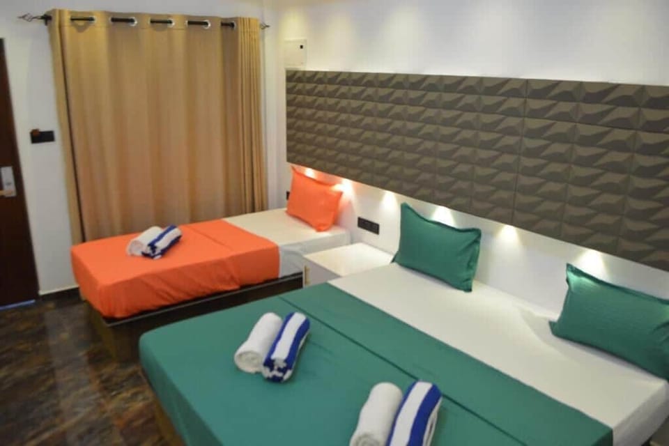 Deluxe Double Room, Garden View | Laptop workspace, free WiFi