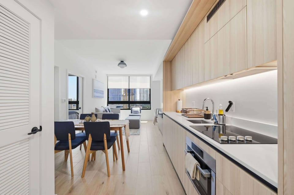 Fully Equipped Contemporary Kitchen