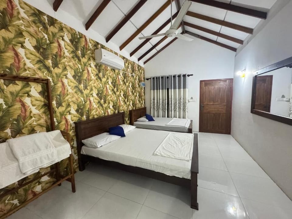 Deluxe Double Room, Garden View | Laptop workspace