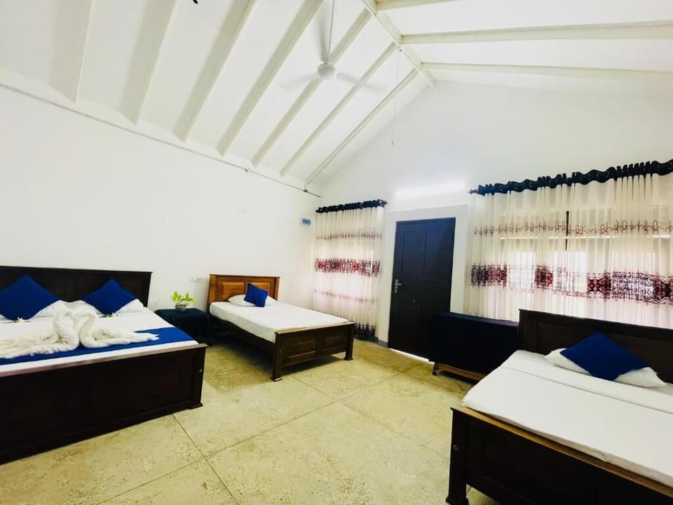 Deluxe Double Room, Garden View | Laptop workspace