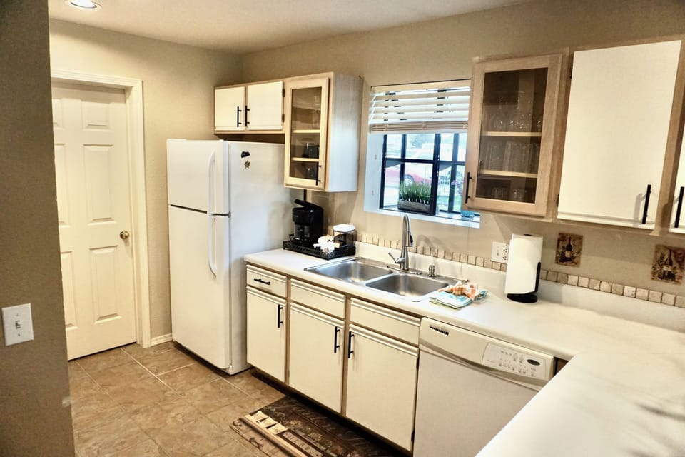 Full kitchen!