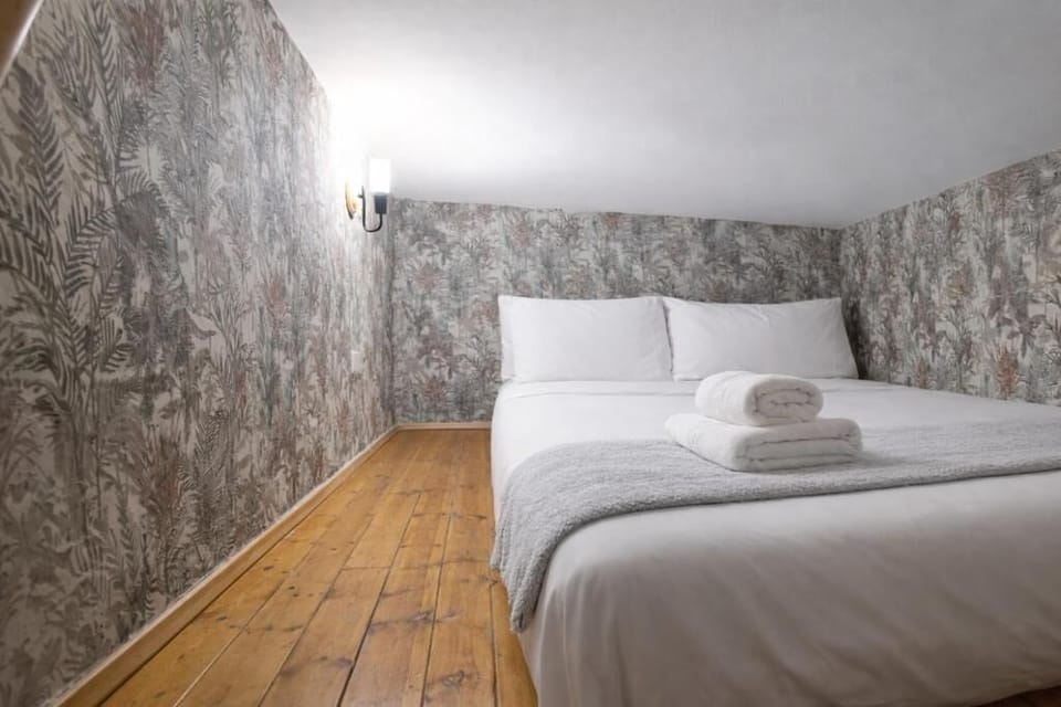 Deluxe Apartment | Free WiFi