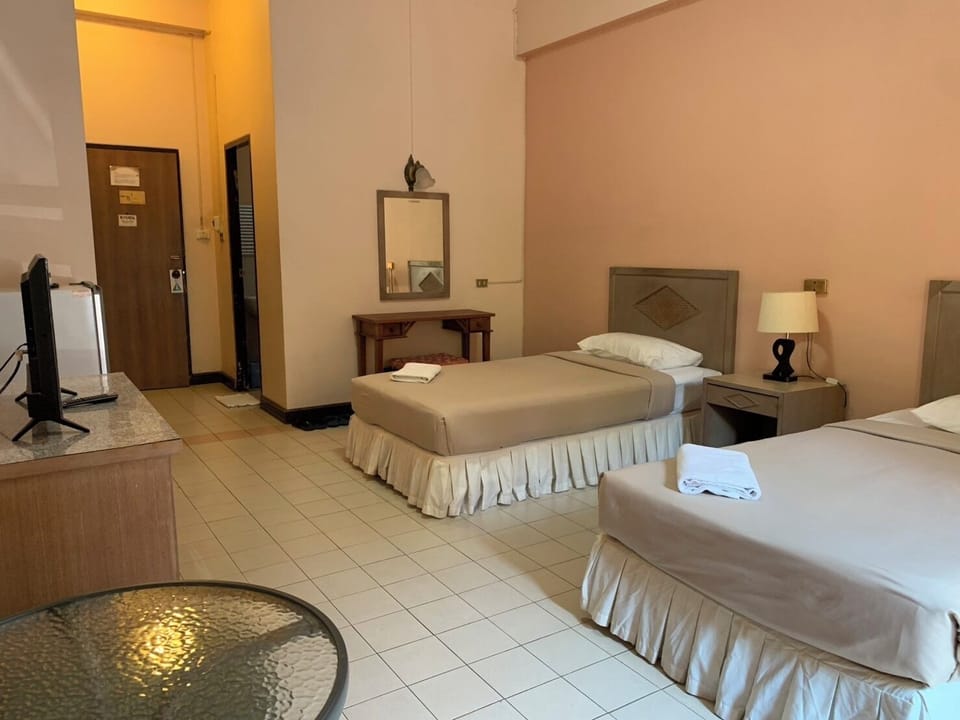 Twin Room | Free WiFi