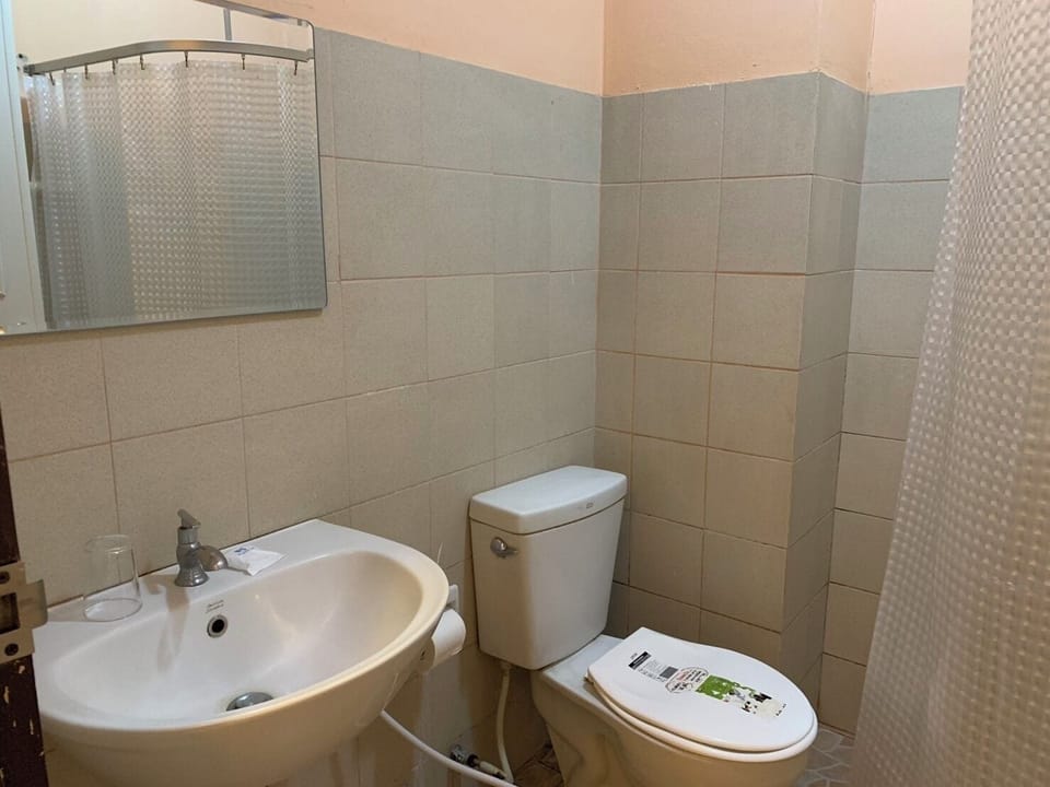 Twin Room | Bathroom | Slippers