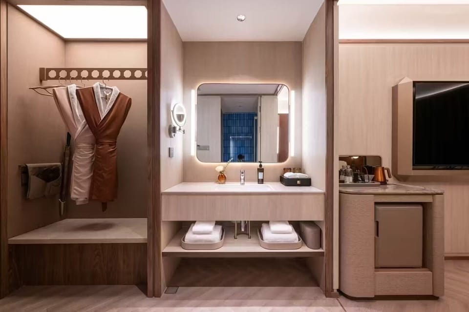 Standard Single Room, City View | Bathroom | Shower, eco-friendly toiletries, hair dryer, slippers