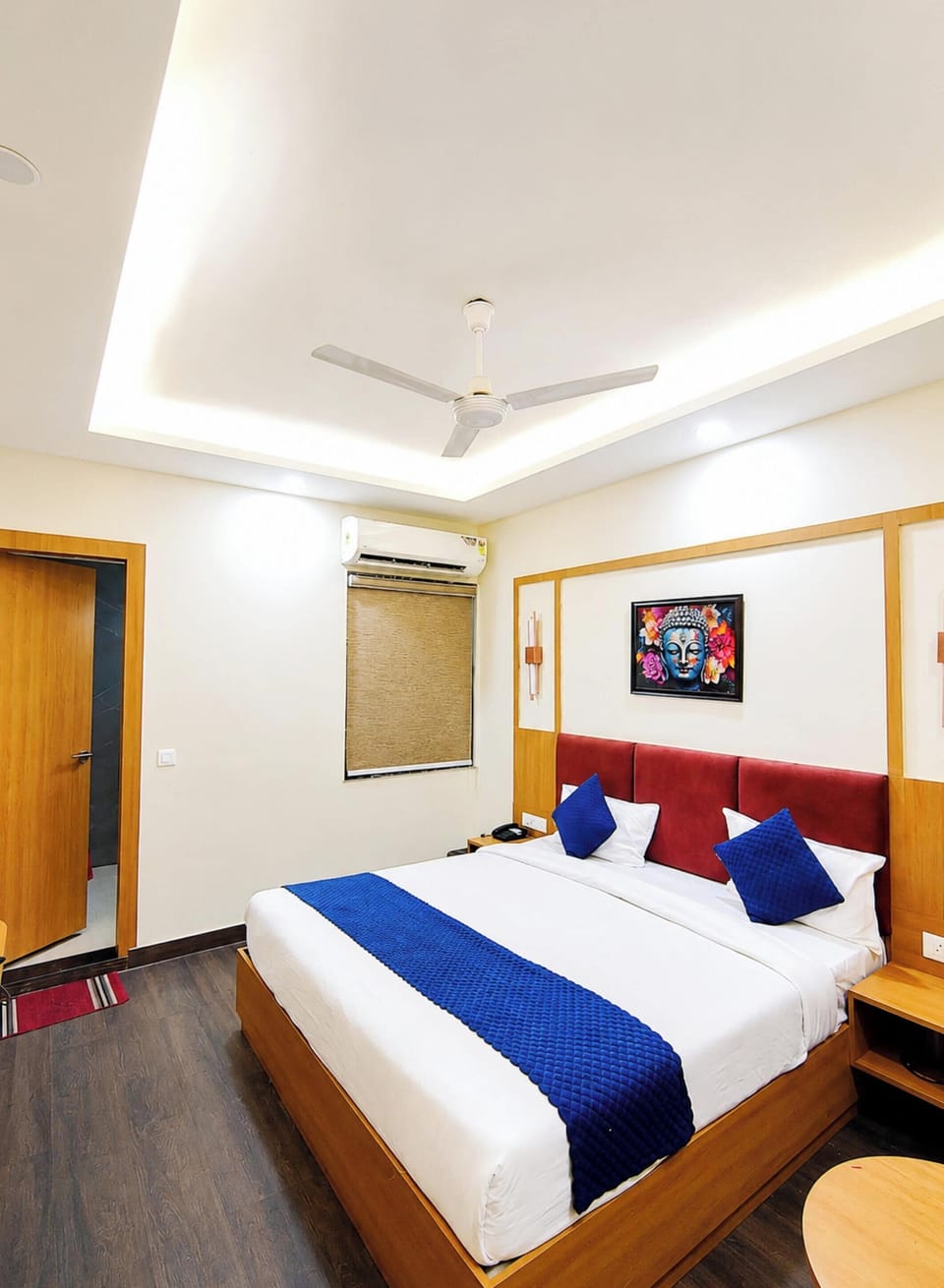 Hypo-allergenic bedding, desk, soundproofing, free WiFi