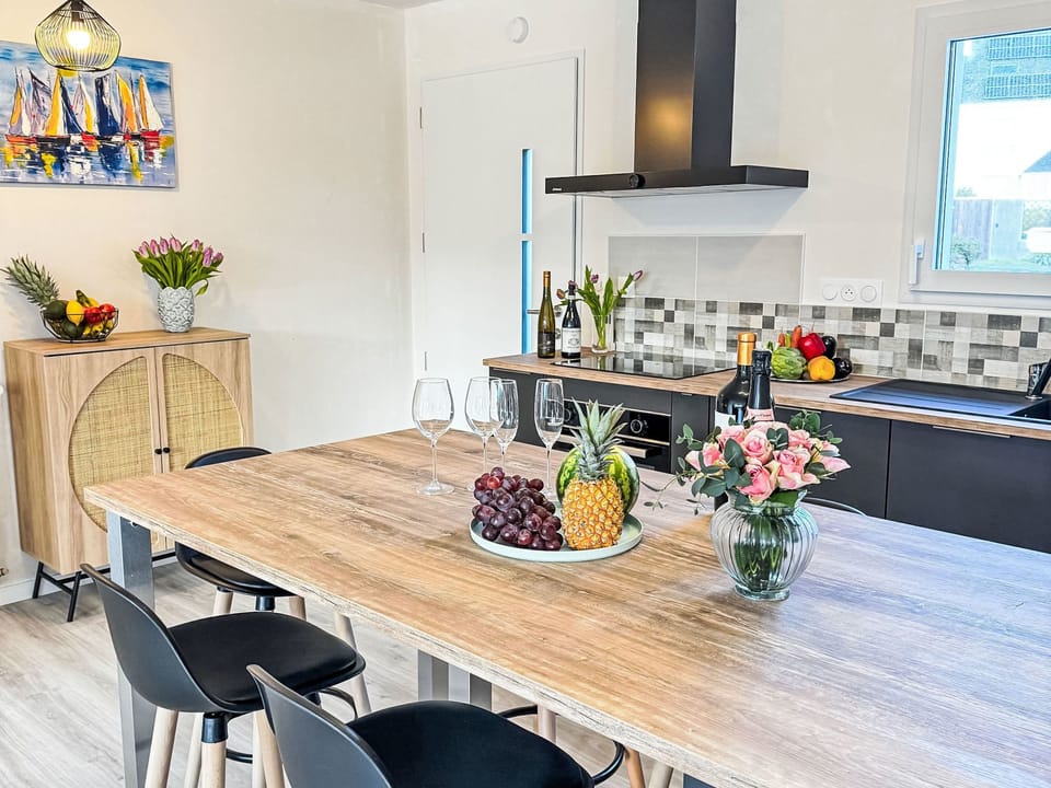 Kitchen / Dining Room