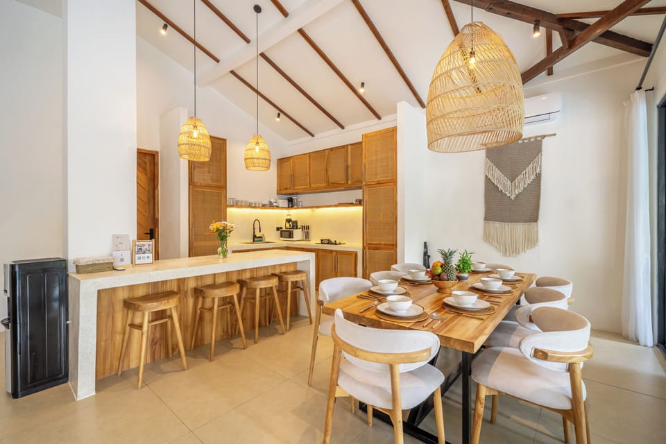 Premium Villa, Pool View | Dining